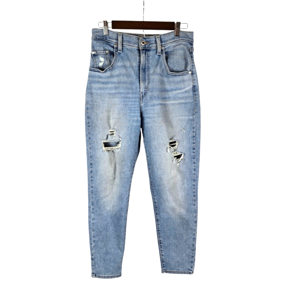 Levi Strauss Silver Tab Mom High Waist 90’s Distressed Jeans